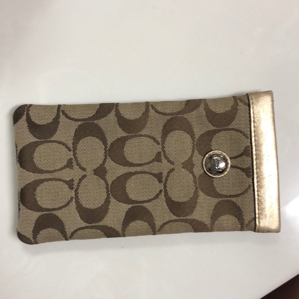 Sunglasses holder